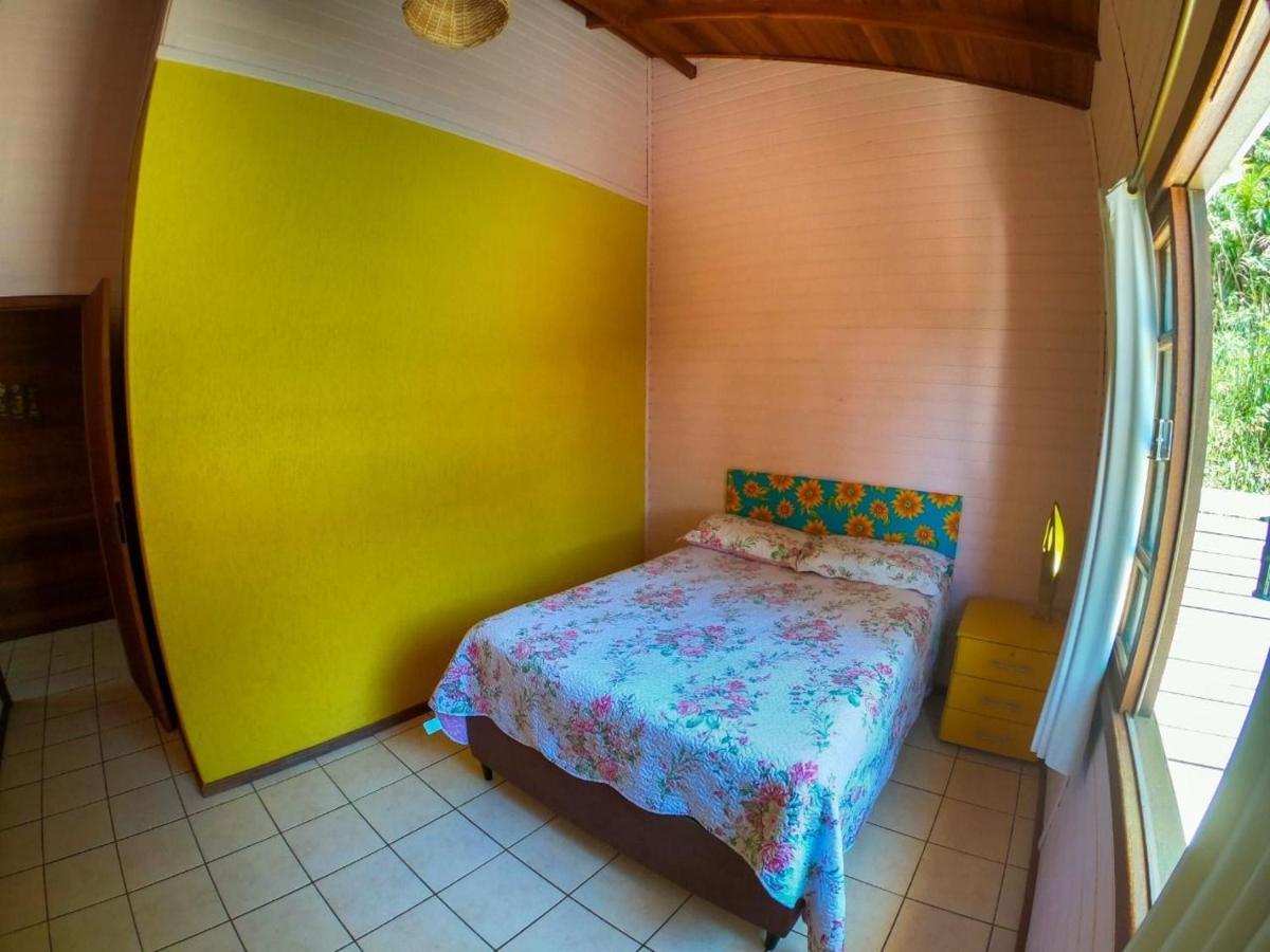 Casa Vista Privilegiada: Piscina E Conforto ガロパバ エクステリア 写真